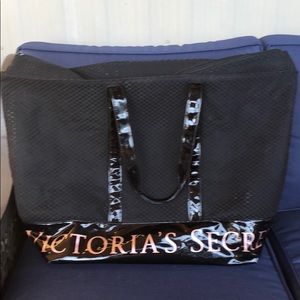 Victoria’s Secret 💕zip carry bag